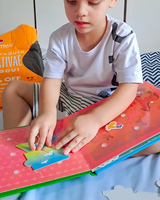 QuietBook Criativae - Montessori Busy Book With Velcro Activities