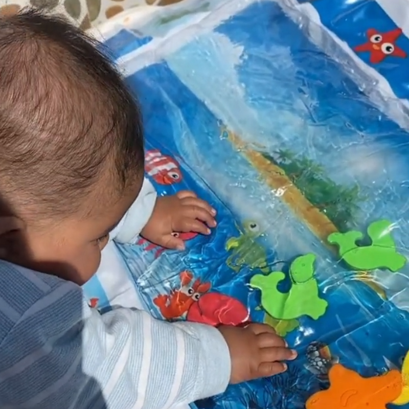 Interaktive Wasserspielmatte für Babys | Criativae