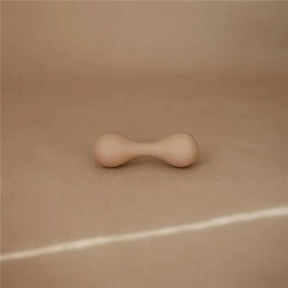 Mushie Babyrasselspielzeug aus natürlichem Silikon